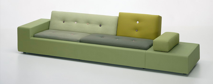 Polder Sofa, 2005 / unterschiedliche Stoffe mit verschiedenen Farbnuancen und Texturen. Eyecatcher sind die alten aufgenähten Knöpfe 
